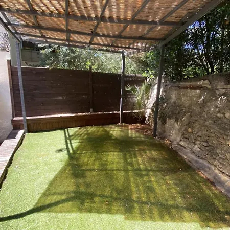 Lejlighed Charming T2 With A 135m2 Garden In