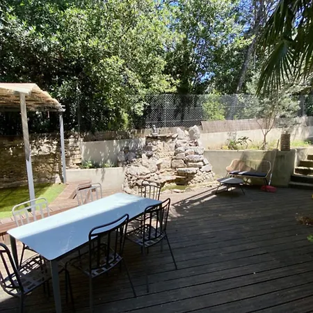 Charming T2 With A 135m2 Garden In